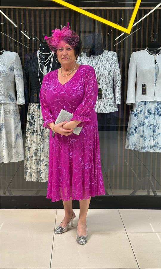 Sukienka z szyfonu zakładka fuksja naklejka 42-52